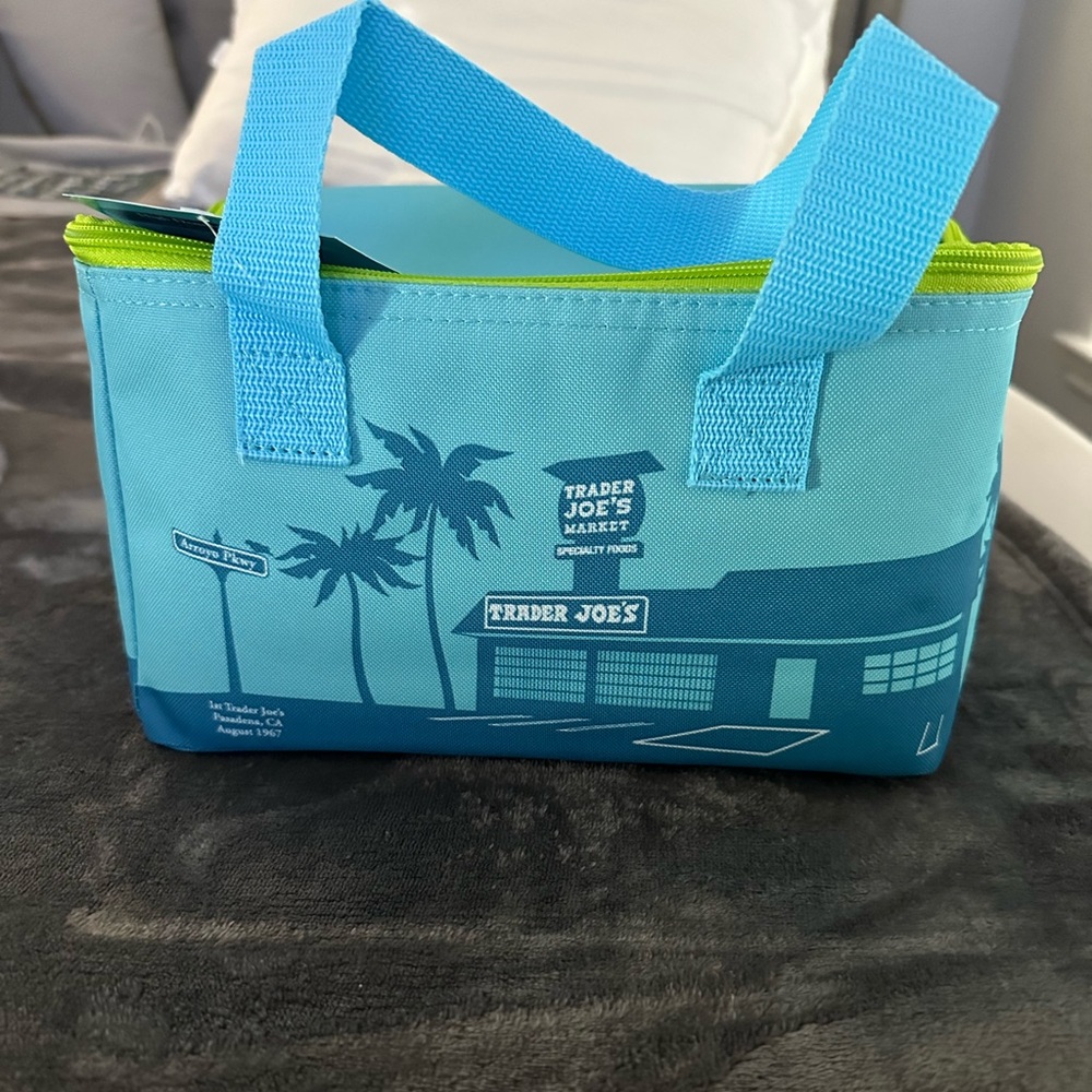 *RARE* Trader Joe's Blue Insulated Lunch Bag